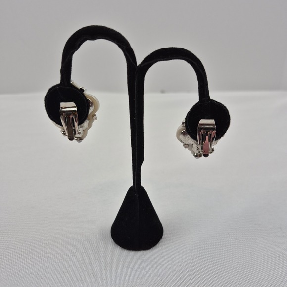 Kenneth Lane KJL Faux Pearl Rhinestone Seashell Clip On Earrings Silver Tone VTG - Picture 4 of 10